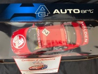 2000 Holden Commodore VT # 2 Mark Skaife - HRT Winner SSC - 0004/5922 AUTOart A80061 - 4