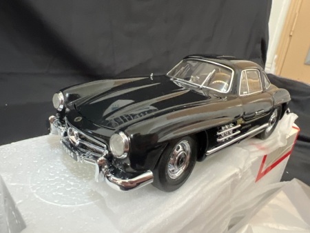 1954 Mercedes-Benz 300SL &ldquo;Gullswing&rdquo; Black Limited Edition - 0078/2500 - Franklin Mint B11E415