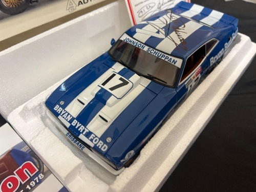 1978 Ford Falcon XC Cobra # 17 Dick Johnson - Hardie-Ferodo 1000 - 1020/3600 - AUTOart A87810 - Car & Certificate Signed Dick Johnson