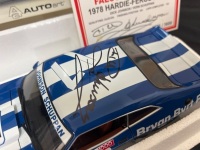 1978 Ford Falcon XC Cobra # 17 Dick Johnson - Hardie-Ferodo 1000 - 1020/3600 - AUTOart A87810 - Car & Certificate Signed Dick Johnson - 4