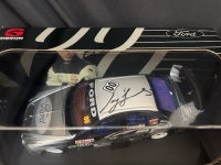 2001 Ford Falcon AU XR8 # 00 Craig Lowndes - Gibson 00 Motorsport - SSC - Biante MB013 - Car Signed Craig Lowndes - 4