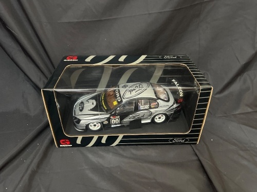 2001 Ford Falcon AU XR8 # 00 Lowndes/Crompton 00 Motorsport Bathurst - 03915/10500 - Biante MB022 - Certificate Signed Craig Lowndes & Neil Crompton; Broken Windscreen Wiper