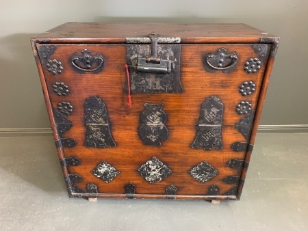 Vintage Korean Bandaji (Blanket Chest)