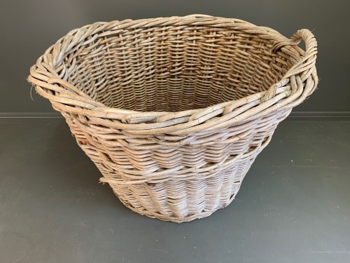 XXL Vintage Wicker Basket