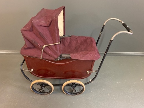 Antique Edwardian Coachwood Sprung Dolls Pram