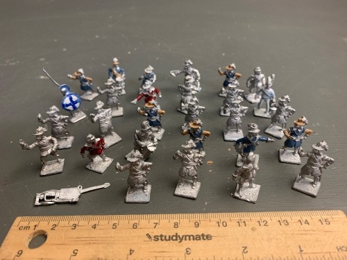 Asstd Collection of 29 Lead Soldiers inc. Romans, Knights, Grenadiers etc