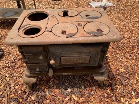 Small Antique Cast Iron Dover Stove - App. 750mm x 450mm x 620mm Tall