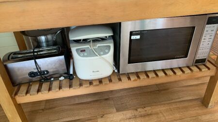 Asstd Lot of Electrical Kitchen Items inc. Microwave, Toaster, Bread Maker + Stock Pot & Kettle