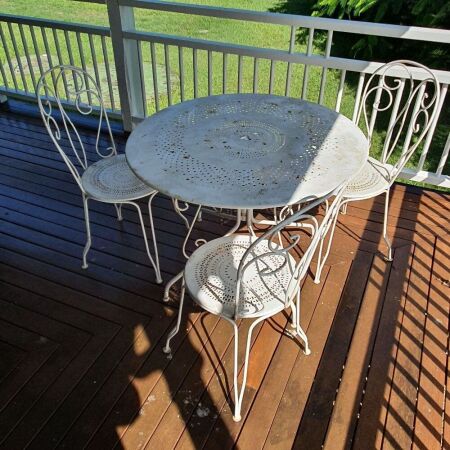 Painted White Iron Table and 4 Chairs