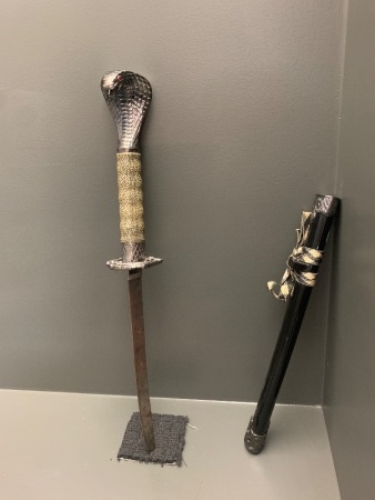 Decorative Cobra Head Short Bladed Sword