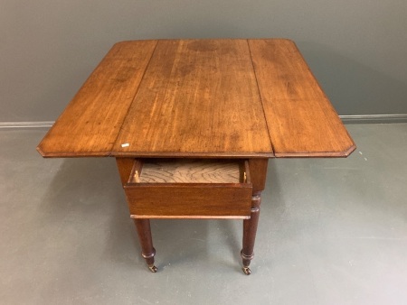 Regency Pembroke Table with 1 Drawer, Turned Legs and Original Brass/Porcelain Casters