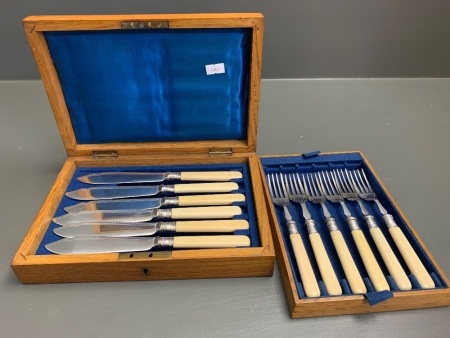 Antique Oak Boxed Fish Cutlery Service with Sterling Silver Collars Dated 1915 and Bone Handles with Lift Out Tray