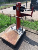 Set of Vintage Cast Iron Avery Platform Parcel/Luggage Scales - Weighs up to 250kg