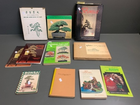 11 Books inc. Vintage on Art of Bonsai