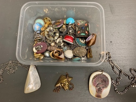 Asstd Lot of Vintage Jewellery inc Shell, Costume etc