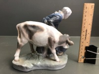 Royal Copenhagen 119 Milk Maid Feeding Cow - 3