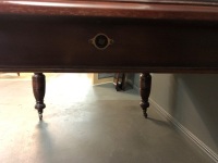 Lovely Victorian Red Cedar Extending Dining Table on Brass Mounted Casters with 2 Extra Leaves - 5