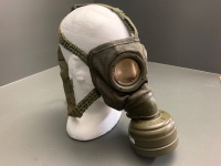 German WW2 Auer Infantry Gas Mask and Ribbed Cannister - 3