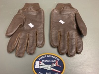 Pair of USAAF A-10 Pattern, Size 111/2 Brown Leather With Wool Cuff Gloves + B-17 Embroidered Badge - 2