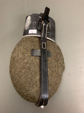 German WW2 Waterbottle M31 Pattern Complete with Straps