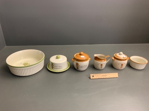 6 Pieces of 1980's Holle Hobbie Stoneware Kitchenalia