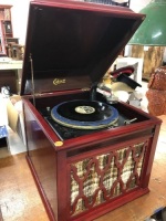 Vintage Edison Wind Up Gramaphone & Collection of Shellac Records