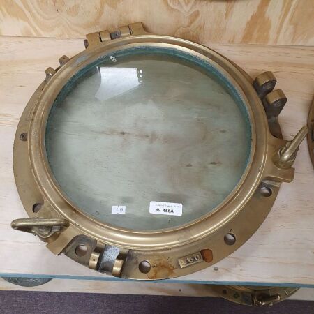 Good Condition Vintage Heavy Duty Brass Porthole with 2 Dog Clips and Original Glass