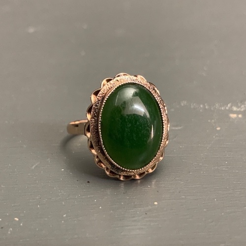 14K Gold Oval Nephrite Jade Ring