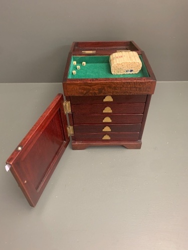 Beautiful Rosewood Boxed Bamboo & Lucite MahJong Set