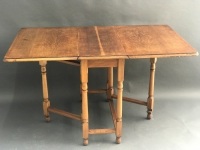 Vintage Oak Drop-Leaf Gate Leg Table