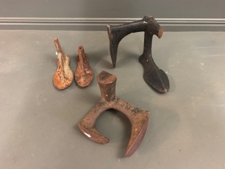 Lot of 4 Vintage Cast Iron Foot Lasts