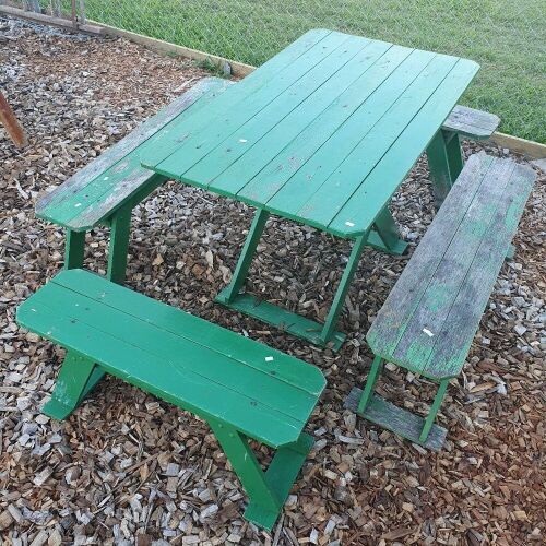 5 Piece Vintage Green Timber Garden Setting