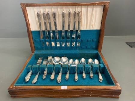 Vintage Oneida Plated Cutlery Set in Oak Box - Not Complete