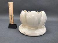 Oval Shaped Clarice Cliff Lotus Bowl C1940 - 2