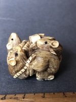 Antique Japanese Intricately Carved Ivory Netsuke Depicting 7 Rats with Beaded Eyes. 2 Character Signature at Top - 4