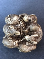 Antique Japanese Intricately Carved Ivory Netsuke Depicting 7 Rats with Beaded Eyes. 2 Character Signature at Top - 12