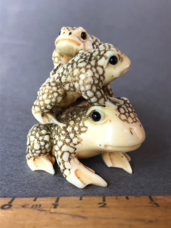 Antique Japanese Intricately Carved Ivory Netsuke Depicting 3 Graduated Frogs with Beaded Eyes. 2 Character Signature at Base