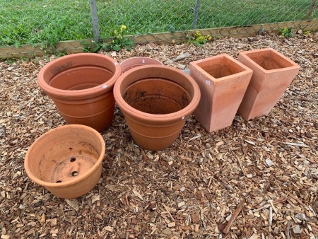 3 x Terracotta Garden Pots + 3 Plastic Garden Tubs/Pots