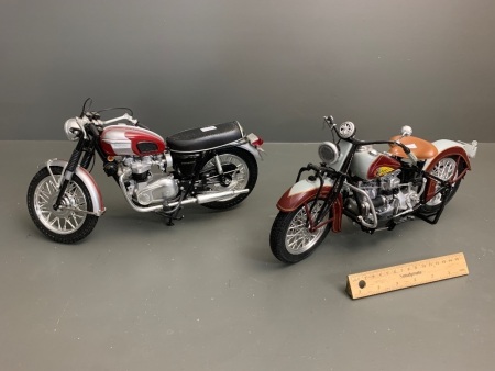 2 x New Ray 1:6 Motorcycle Models - 1967 Triumph Bonneville - 1938 Indian Four