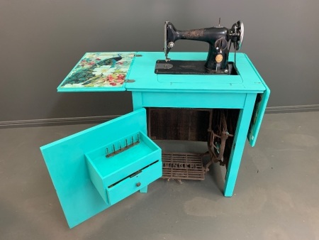 Vintage Singer Sewing Machine in Painted Cabinet