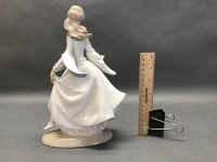 Cinderella by Lladro - 4