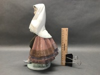 Lladro Lagitarena Figurine - 2