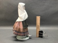Lladro Lagitarena Figurine - 4