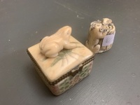 Carved Japanese Netsuke Depicting 2 Rats and a Barrel - Signed to Base + Brass Mounted Carved Frog Bone Pill Box - 3