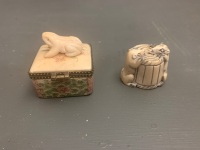 Carved Japanese Netsuke Depicting 2 Rats and a Barrel - Signed to Base + Brass Mounted Carved Frog Bone Pill Box - 4