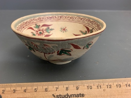 Late Ming Dynasty Chinese Swatow Ceramic Bowl with Floral Decoration