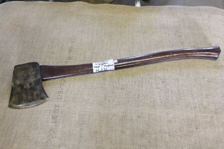 Vintage 5.5in Elwell 4.5lb Axe Made in England Stamped HJV