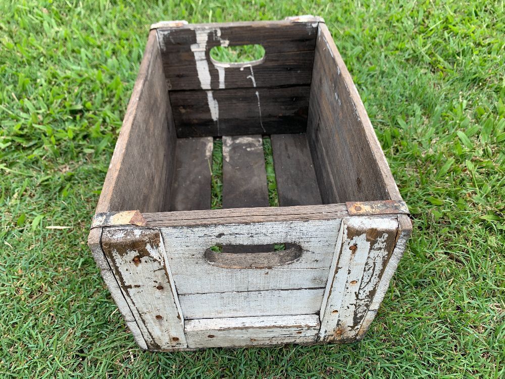 Vintage White Painted Gympie Gold Star Timber Crate