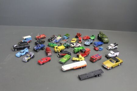 Large Asstd Lot of Vintage Die Cast Cars inc. Matchbox, Lledo, Tonka, Budgie, Mattel etc