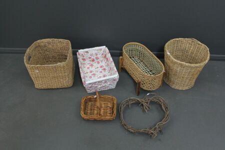 Asstd Lot of 5 Wicker Baskets + Twisted Vine Heart